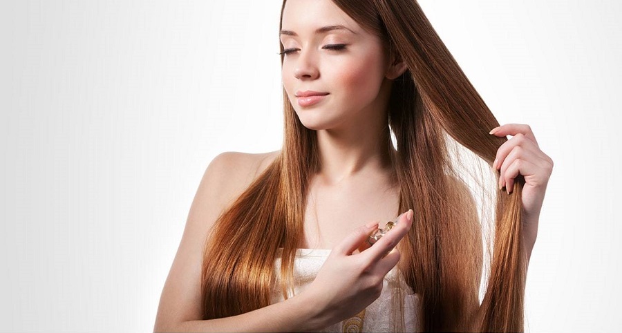 عطر زدن روی مو موجب افزایش ماندگاری بوی عطر می شود.