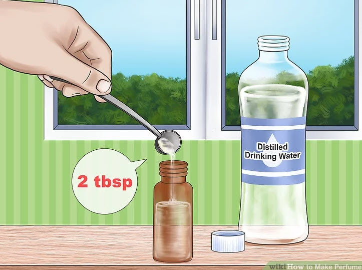 آموزش ساخت عطر-دو قاشق چای‌خوری آب تصفیه اضافه کنید